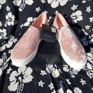 Forever 21 Blush Velvet Slip On Shoes Size